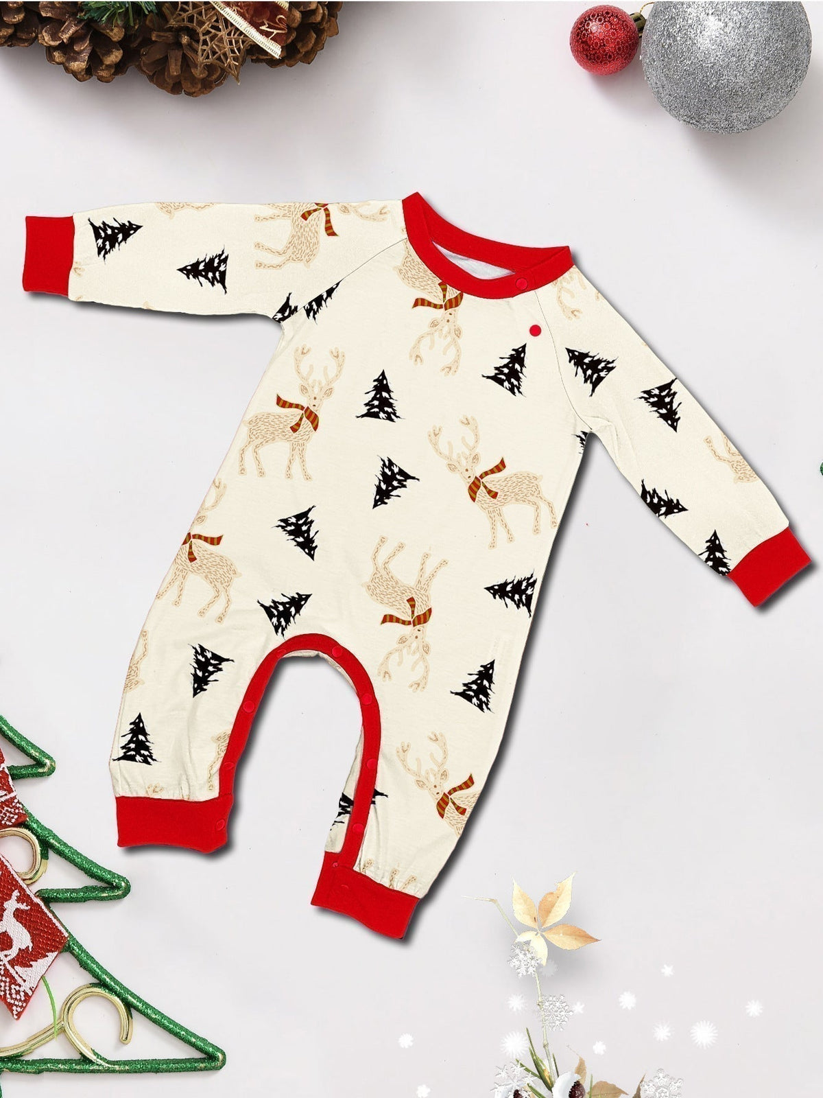 Contrast Reindeer Print Christmas Family Pajama Set - side view