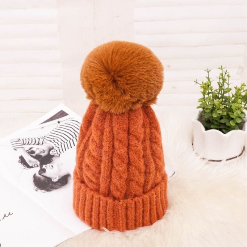 Women's Braided Beanie with Removable Pom-Pom - fabric detail