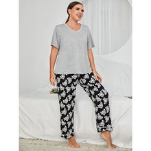 Load image into Gallery viewer, Rose Plus Size Pyjamas Set
